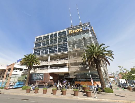 Duoc UC: Sede Plaza Vespucio